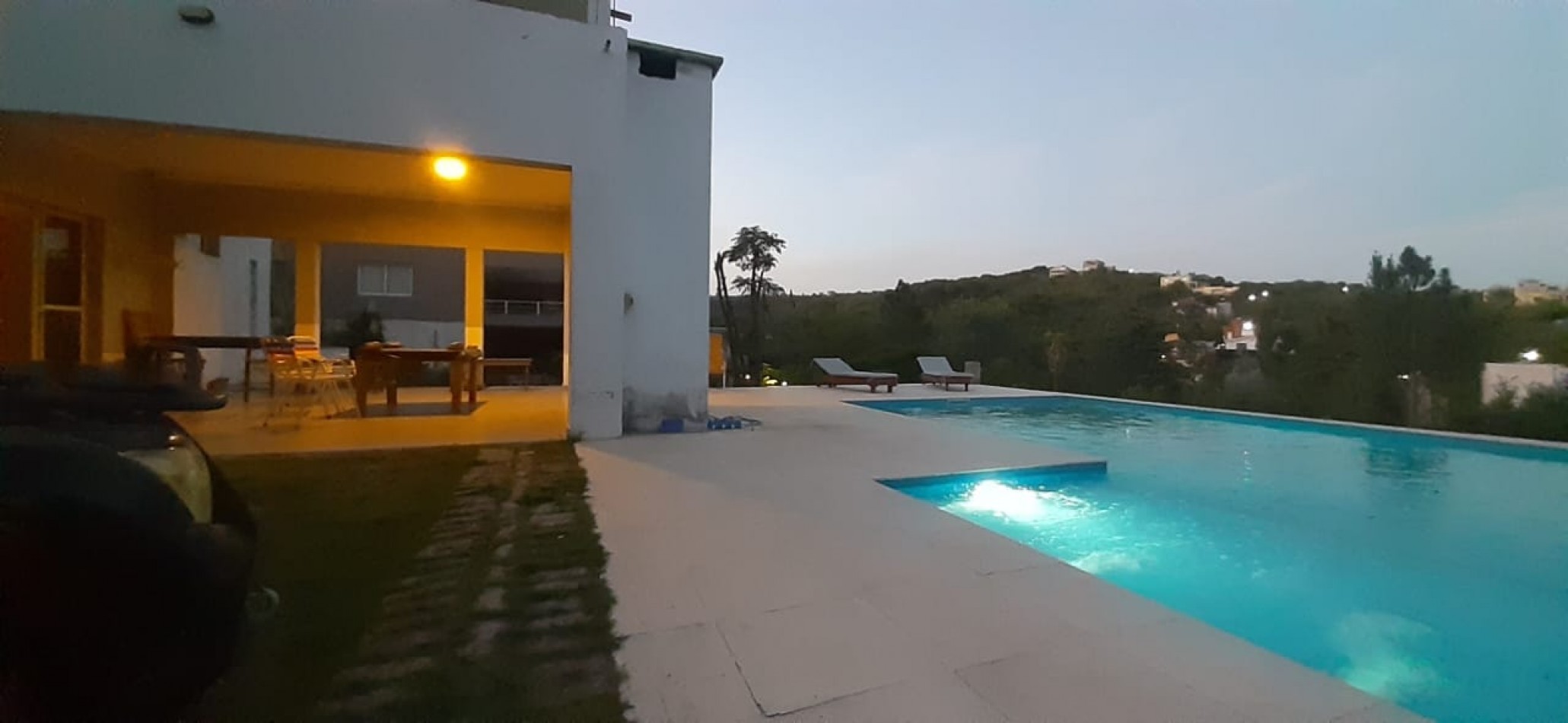 Villa Lago Azul (B° cerrado sobre el lago San Roque)