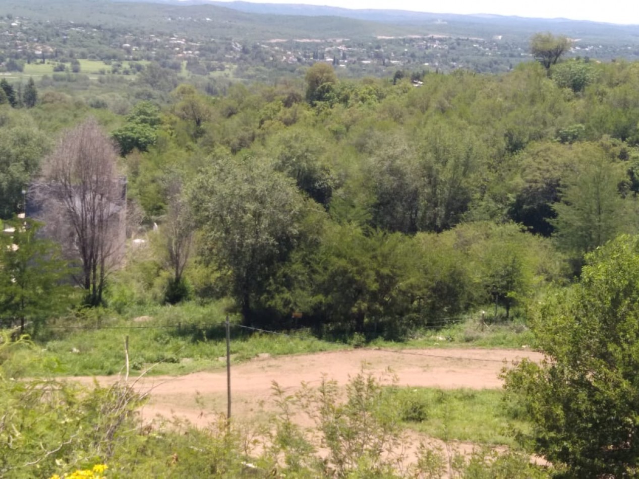 Gan lote en la rotonda de la Comuna San Roque