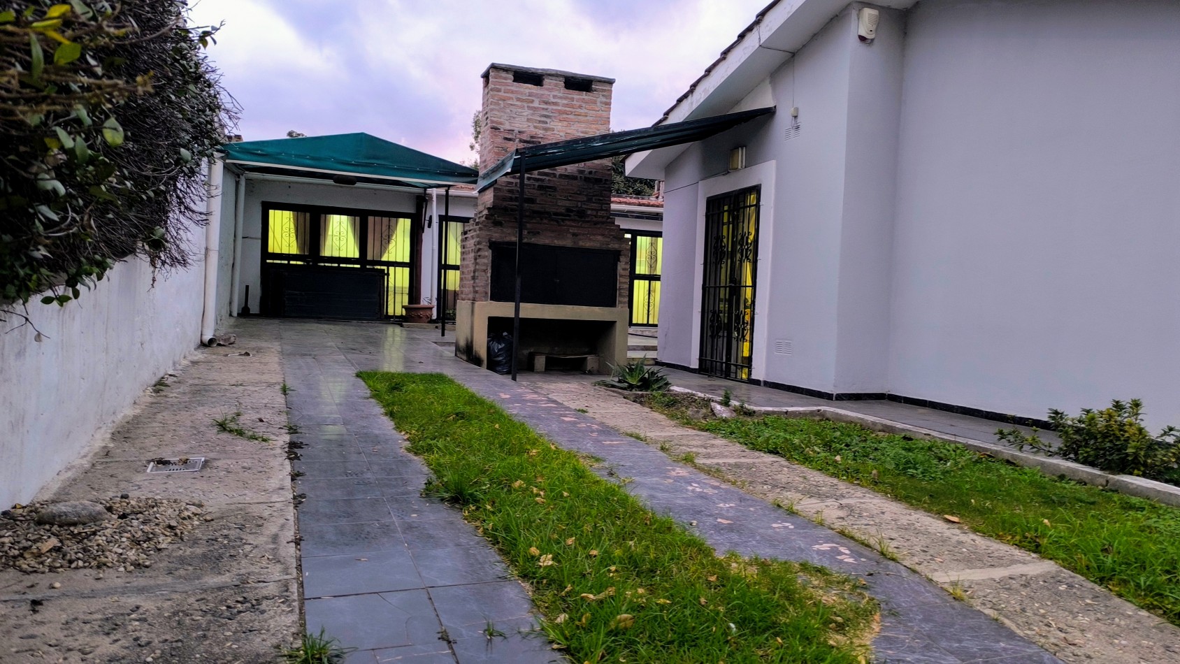 Oportunidad casa   de 3 dorm. en Villa Carlos Paz 