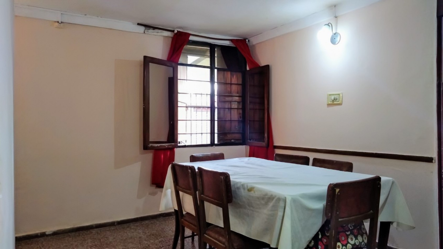  Oportunidad de Venta! Casa  mas monoambiente- Alto Alberdi -Cba