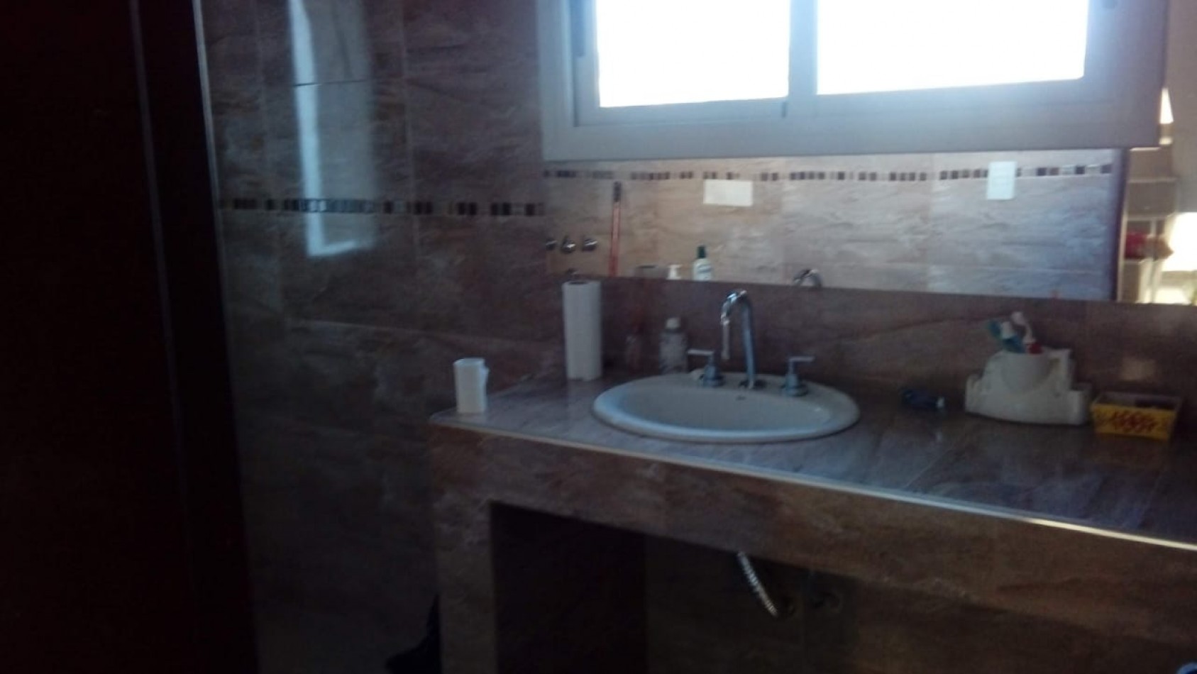 Vendo casa de dos plantas en Villa Lago Azul (B° cerrado sobre el lago San Roque)