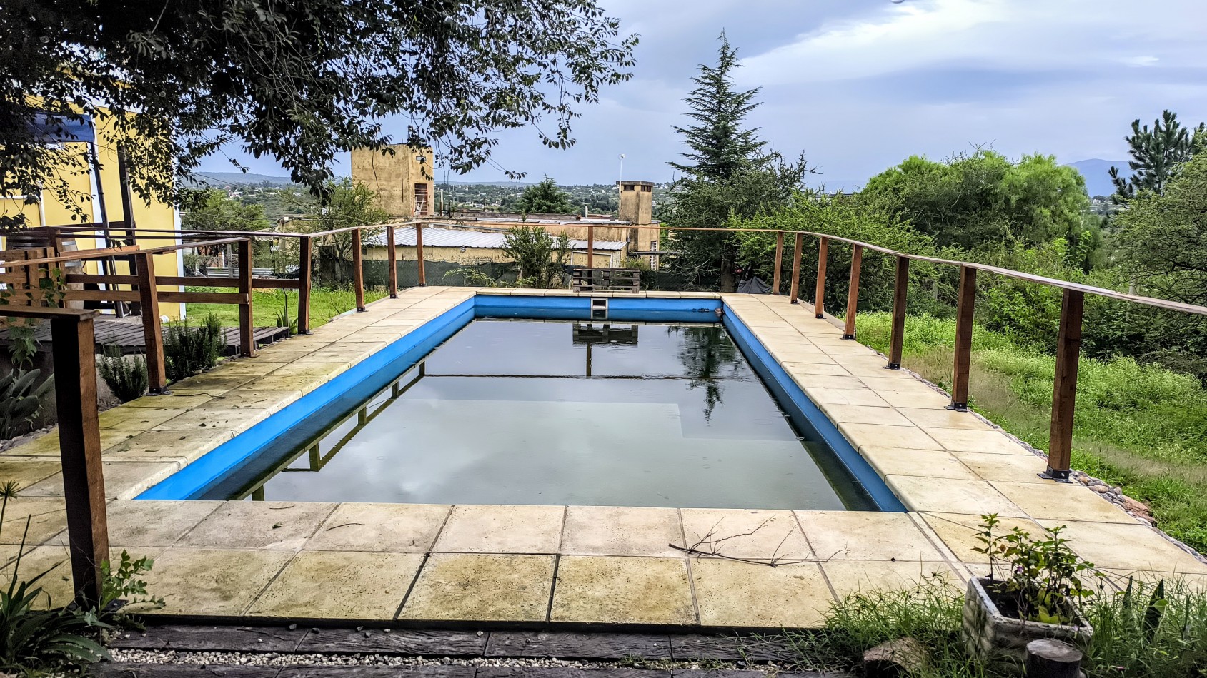 Alquilo x2 años en Siquiman c/pileta, 2 dorm.