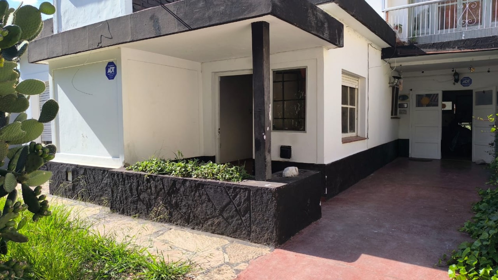 Oportunidad en Villa Carlos Paz - Casa + Depto, ideal vivienda + renta 