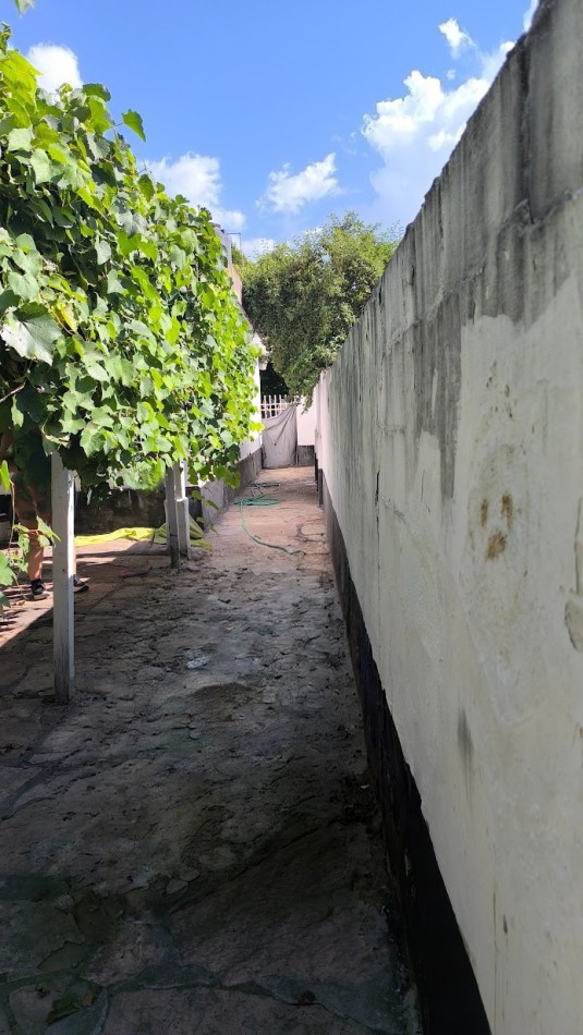 Oportunidad en Villa Carlos Paz - Casa + Depto, ideal vivienda + renta 