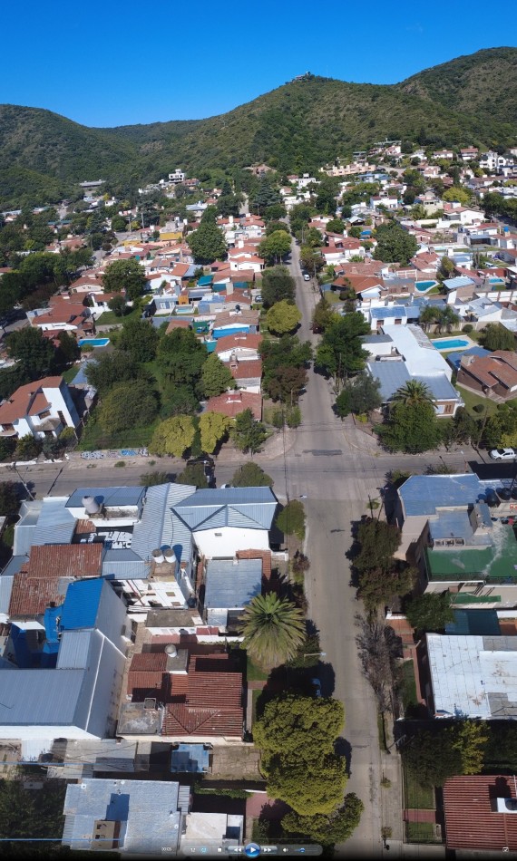 Oportunidad en Villa Carlos Paz - Casa + Depto, ideal vivienda + renta 