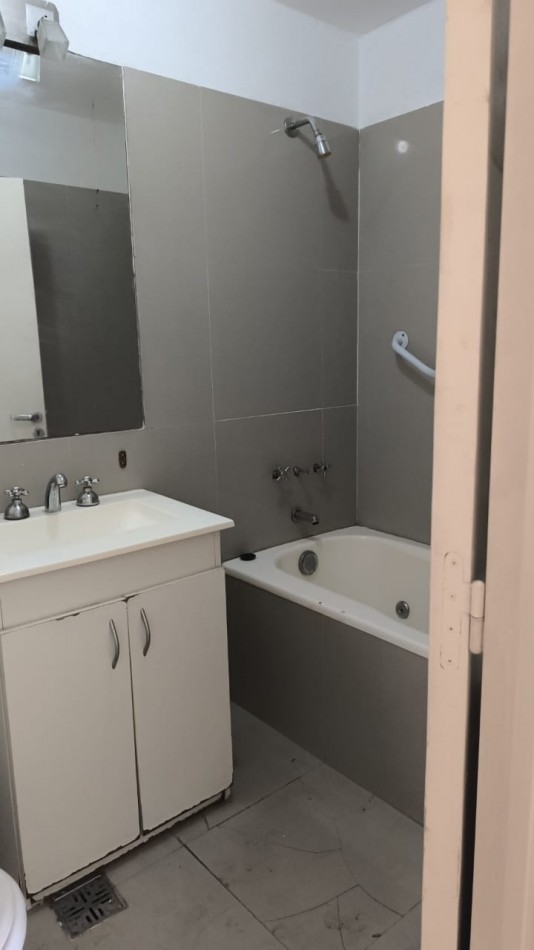 Vendo Depto de categoria 2 dorm.c/cochera en Housing Sureño -Cordoba capital 