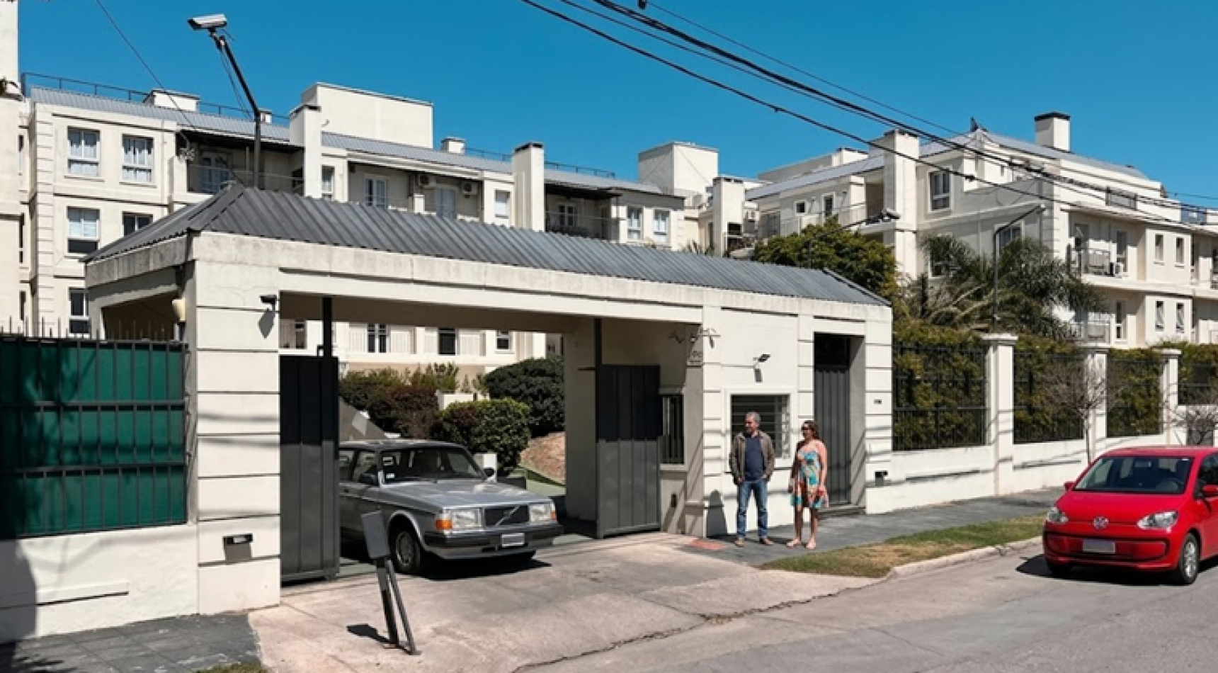 Vendo Depto de categoria 2 dorm.c/cochera en Housing Sureño -Cordoba capital 