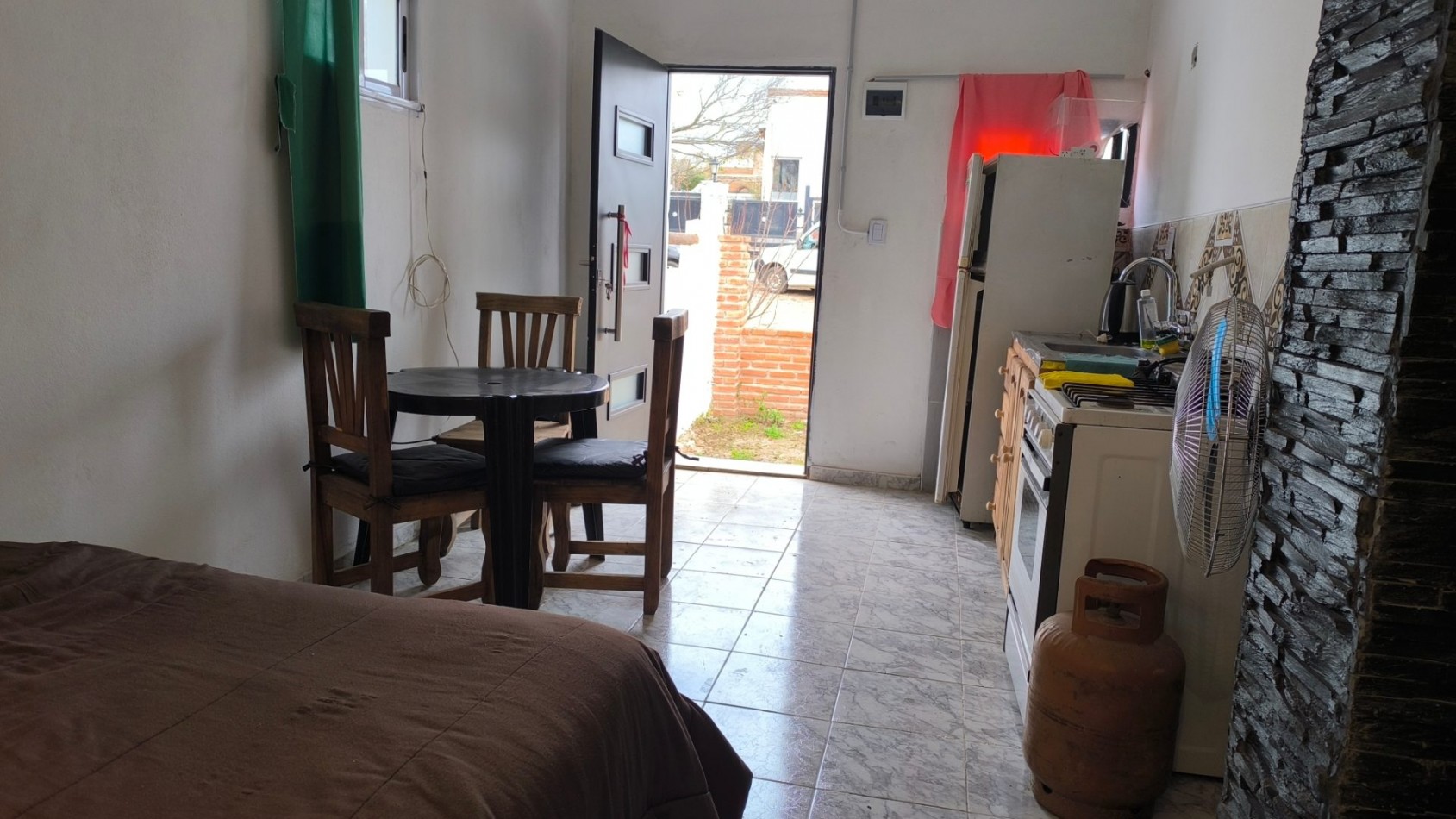 ALQUILER AMOBLADO DE MONOAMBIENTE-SIQUIMAN