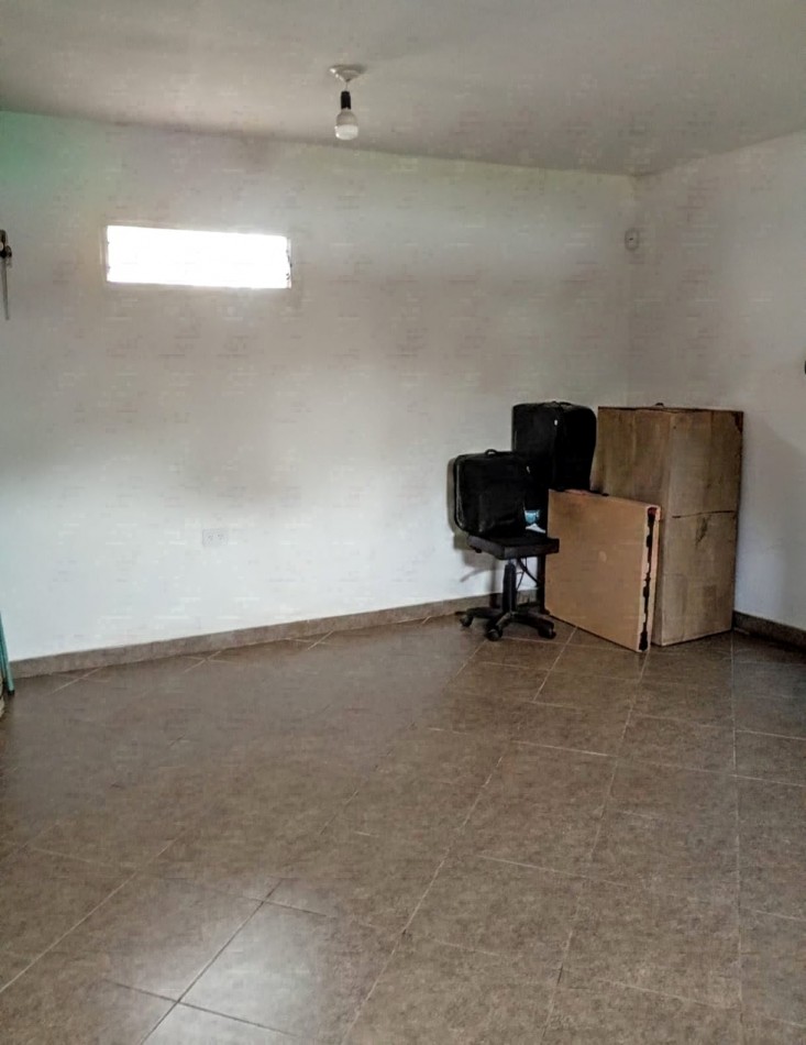 VENDO CASA C/PILETA DE 2 DORM._ VILLA LOS AROMOS