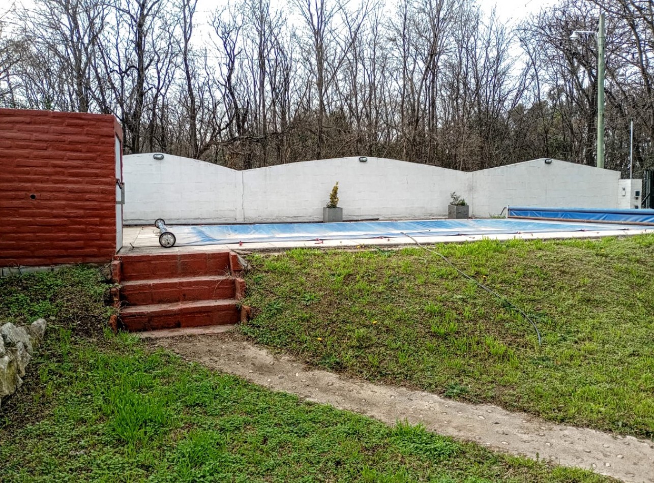 VENDO CASA C/PILETA DE 2 DORM._ VILLA LOS AROMOS