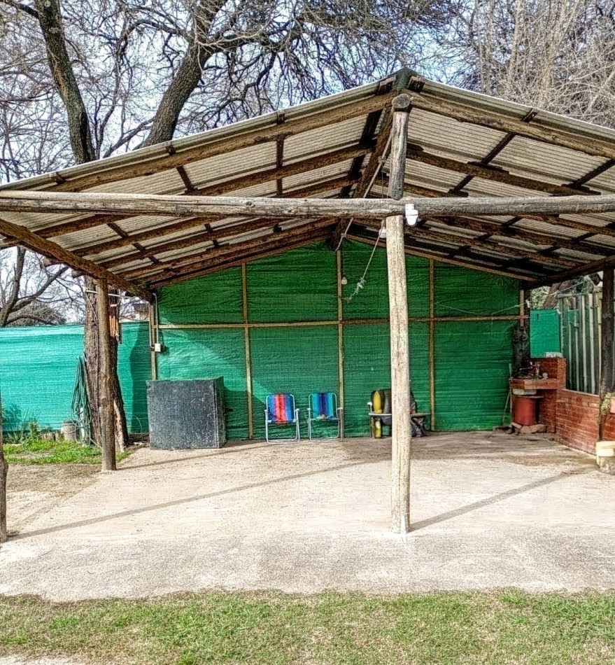 VENDO CASA C/PILETA DE 2 DORM._ VILLA LOS AROMOS