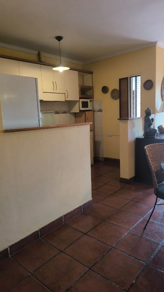 VENDO DEPTO EN COMPLEJO JARDIN DEL LAGO-V. CARLOS PAZ A50MTRS COSTANERA-2 DORM