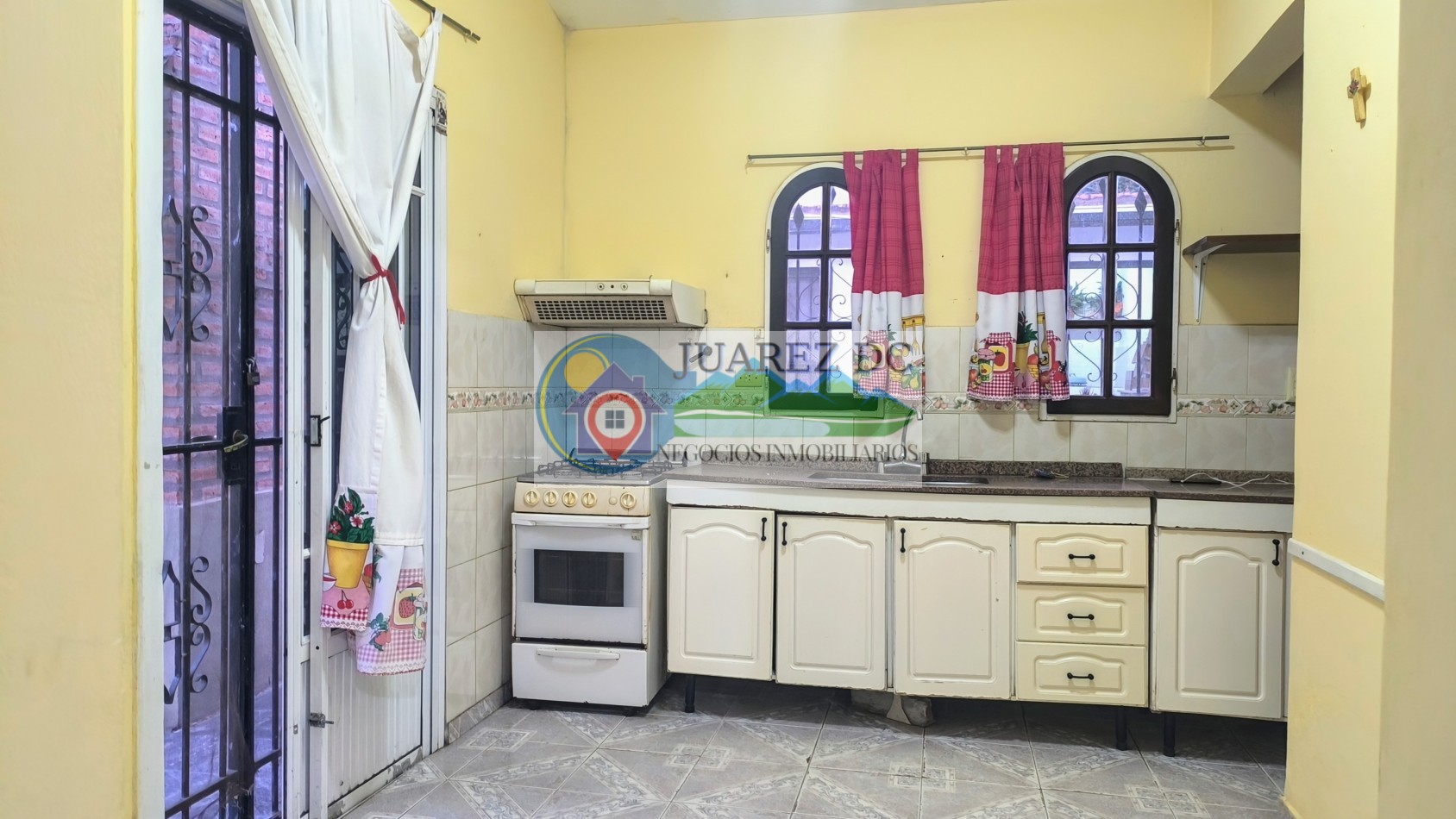 REBAJADA  casa de 3 dorm./ 2 baños-Villa Carlos Paz 