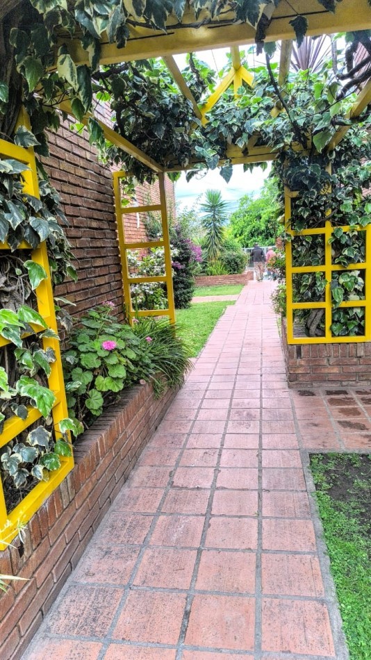 ALQUILO DEPTO AMOBLADO ANUAL -COMPLEJO JARDIN DEL LAGO-V. CARLOS PAZ A50MTRS COSTANERA-