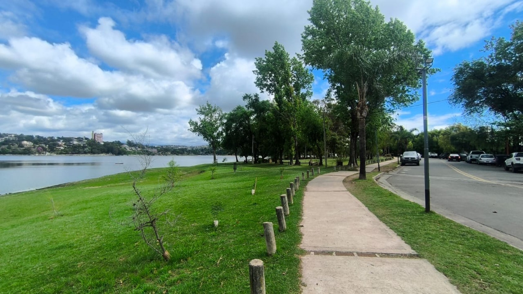 VENDO DEPTO EN V. CARLOS PAZ A50MTRS COSTANERA-2 DORM