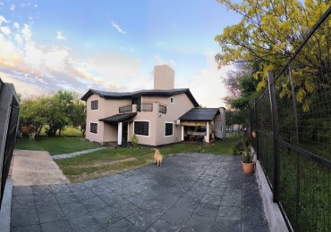 CASA DE CATEGORIA EN VENTA CON PILETA - B° MIRADOR DEL LAGO | BIALET MASSE