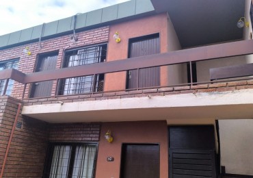 ALQUILO DEPTO AMOBLADO ANUAL -COMPLEJO JARDIN DEL LAGO-V. CARLOS PAZ A50MTRS COSTANERA-