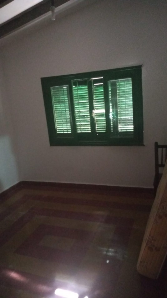 VENDO CASA DOS DORMITORIOS Y AMPLIO PARQUE A LOS PIES DE LA SIERRA 