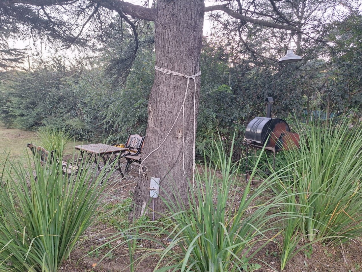 Te ofrecemos a la Venta una casa de 160m² cubiertos sobre un amplio terreno de 2200m².